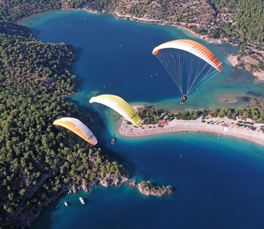 Paragliders above Ölüdeniz near Fethiye